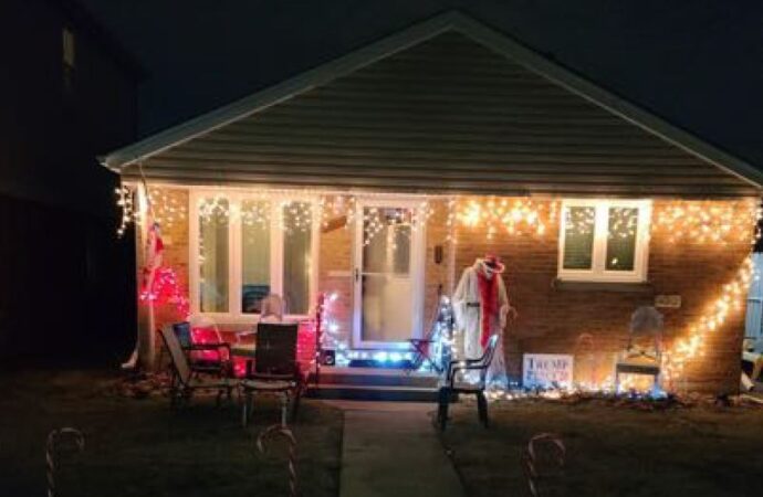 80-Year Olds Sue Melrose Park After Being Cited For Putting Up Christmas Lights Last December –