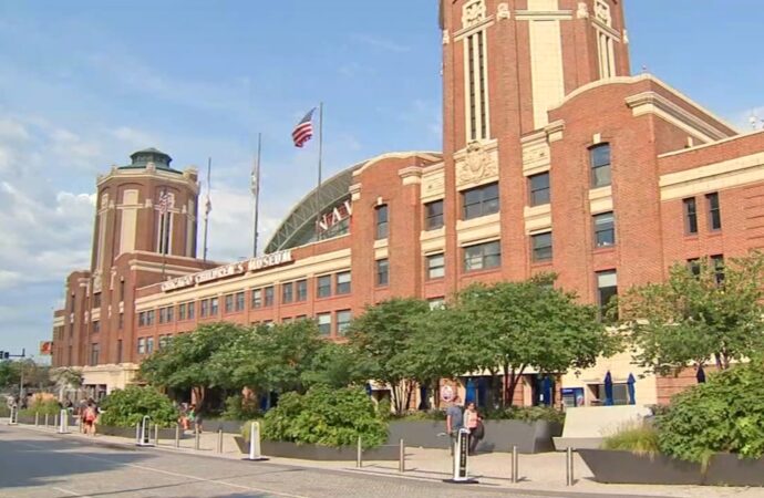 State Sen. Bill Cunningham joins Better Government Association fight to make Navy Pier Chicago documents public through FOIA – WLS-TV