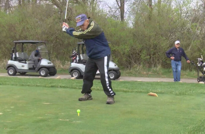 100-year-old Illinois golfer says the secret to longevity is not to worry – KTVI Fox 2 St. Louis