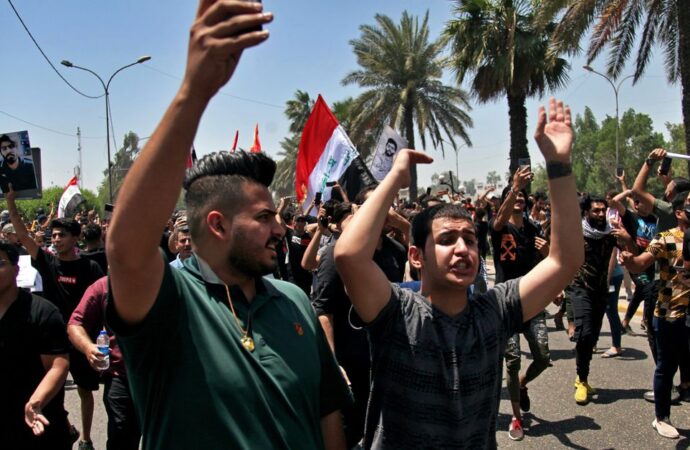 Protesters fight Iraqi security forces, killing one – Illinoisnewstoday.com