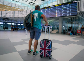 Airlines say new UK travel rules cause vacation uncertainty | WGN Radio 720 – Illinoisnewstoday.com