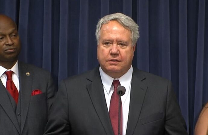 FOID bill strengthening enforcement for revoked cards will head to Illinois governor’s desk – The State Journal-Register