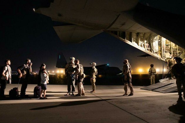 Second French evacuation flight from Kabul landing in Paris – Illinoisnewstoday.com