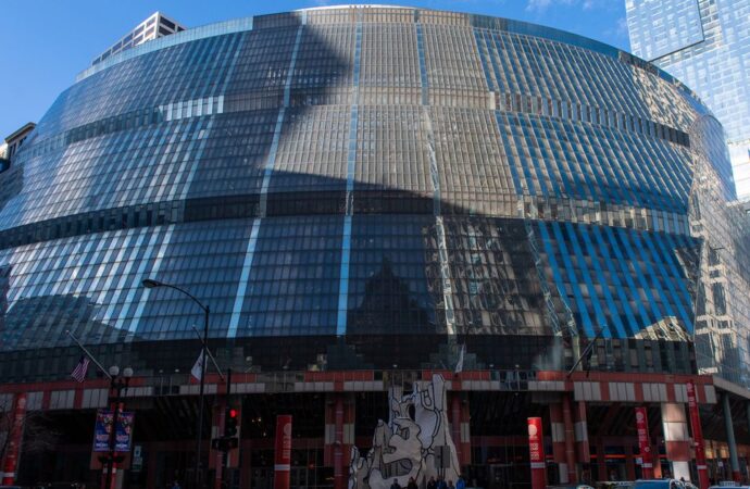 Thompson Center for sale: 2 bids submitted to buy Loop building from state of Illinois – Chicago Sun-Times
