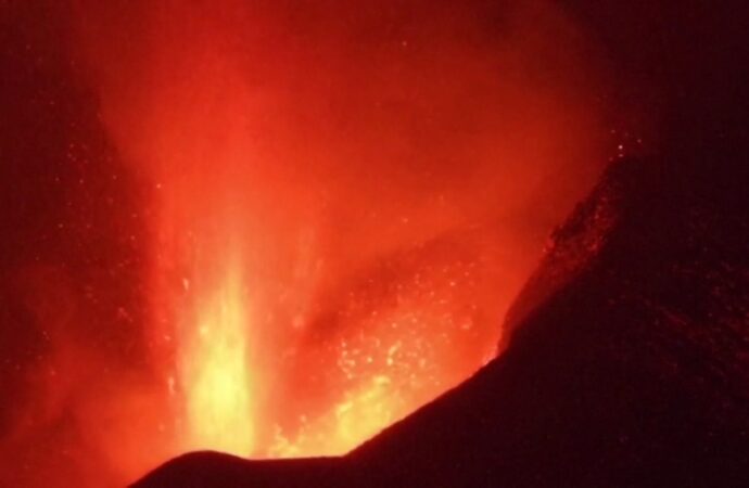 La Palma volcanic eruption is getting stronger after 3 weeks – Illinoisnewstoday.com