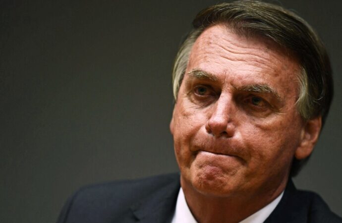 Brazil senate wants Bolsonaro charged with crimes against humanity for COVID response – NPR Illinois